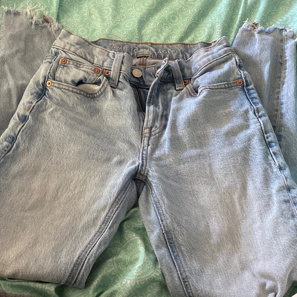American Eagle Jeans | Stretch 90’s Jeans - Distressed | Light wash